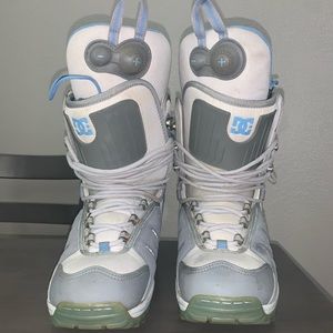 Woman’s DC Snowboard Boots
